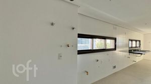 Image 44 - 523578