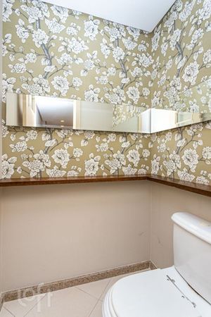 Image 70 - 523720
