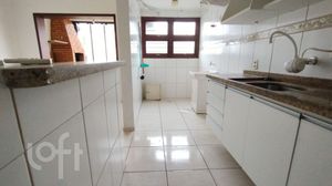 Image 11 - 525357
