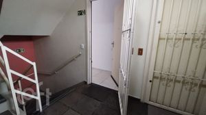Image 12 - 525357