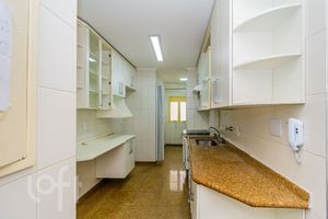 Image 37 - 525452