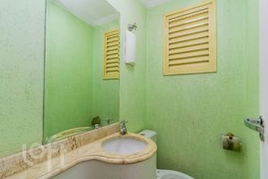 Image 8 - 525452