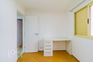 Image 19 - 525452