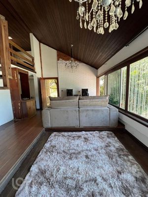 Image 5 - 525576