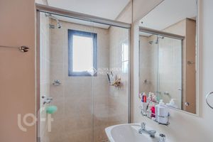Image 17 - 526911