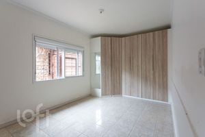 Image 12 - 527617