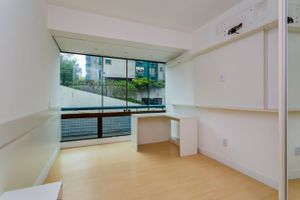 Image 19 - 528618