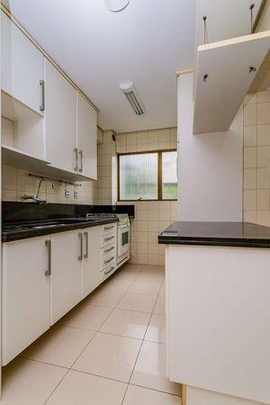 Image 10 - 528618
