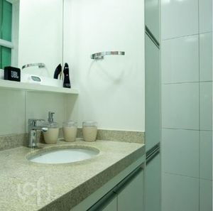 Image 17 - 530929