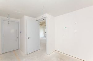 Image 32 - 543738