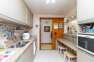 Image 19 - 546077