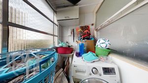 Image 18 - 546481