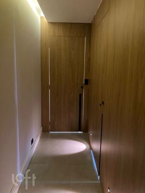 Image 20 - 546702