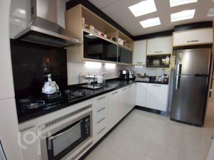 Image 10 - 548079