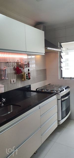 Image 19 - 548442