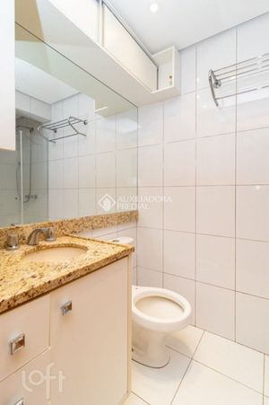 Image 32 - 549356