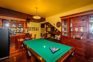 Image 11 - 549403