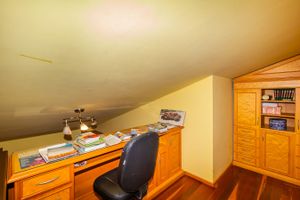 Image 38 - 549403