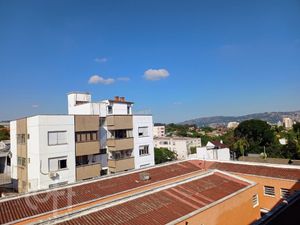 Image 10 - 549467