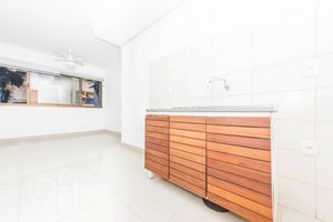 Image 4 - 549551