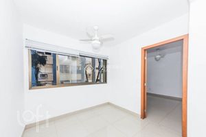 Image 18 - 549551