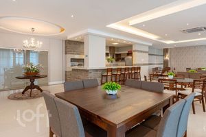 Image 34 - 551028