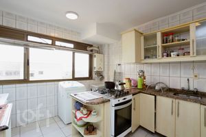 Image 24 - 551517