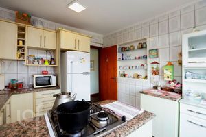 Image 23 - 551517