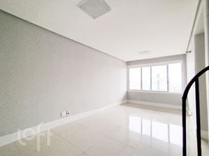Image 12 - 551579