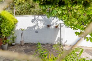 Image 4 - 551654