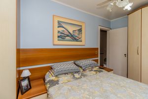 Image 12 - 551654