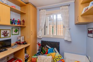 Image 19 - 551654