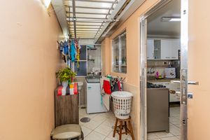 Image 32 - 551654