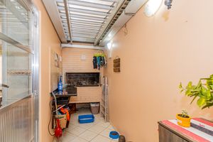 Image 35 - 551654