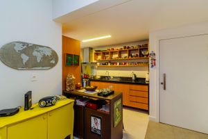 Image 32 - 551713