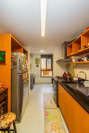 Image 34 - 551713