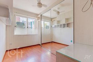 Image 7 - 551896