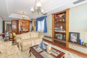 Image 8 - 552374