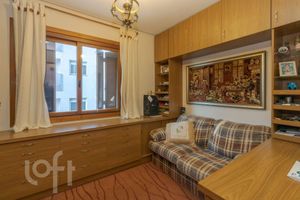 Image 16 - 552374