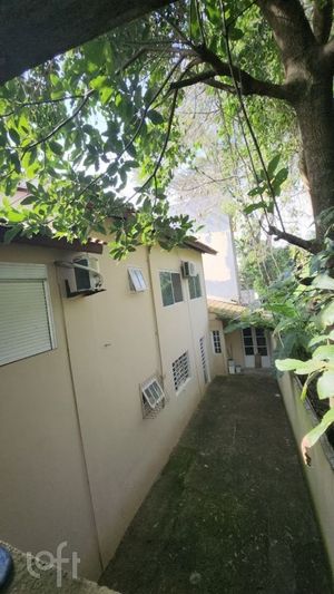 Image 21 - 553301