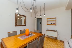 Image 10 - 553753