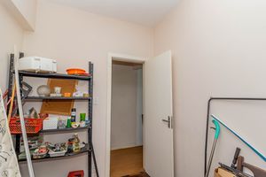 Image 31 - 553753