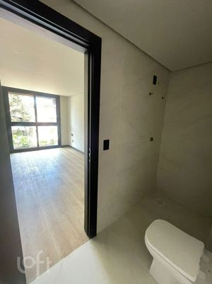 Image 11 - 554325