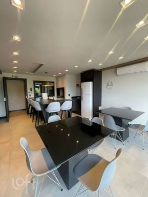 Image 20 - 554325