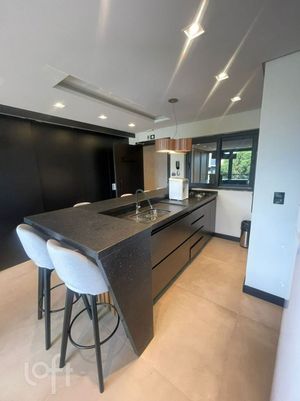 Image 21 - 554325