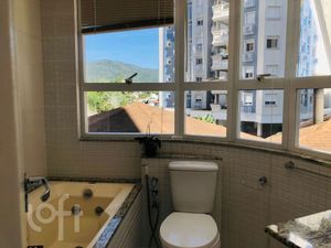 Image 10 - 554682