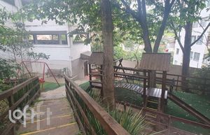 Image 17 - 555148