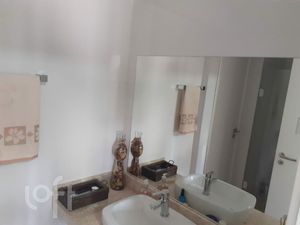 Image 13 - 555308