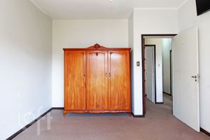 Image 11 - 555543
