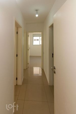 Image 10 - 556711